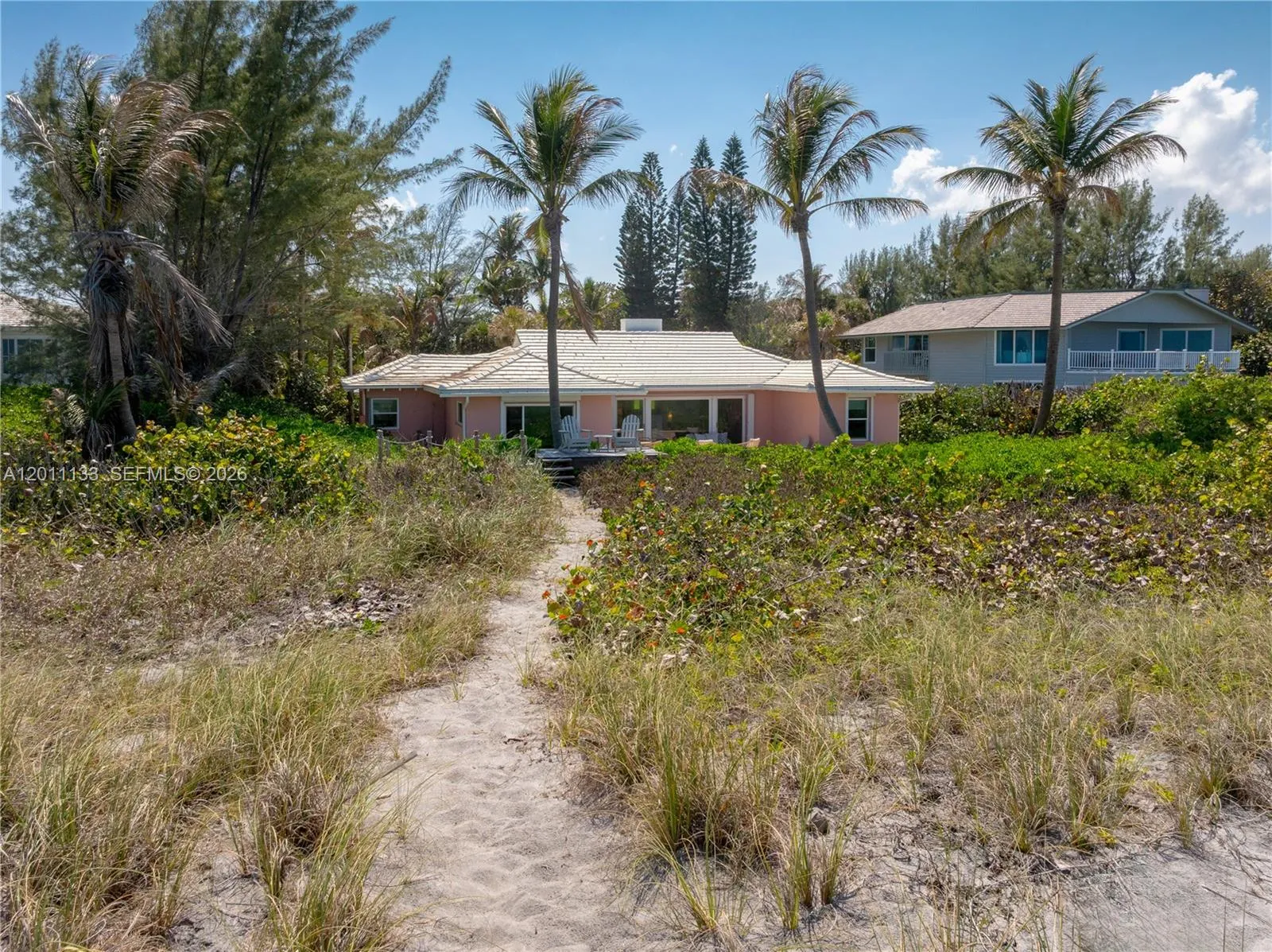 55 N Beach Rd, Jupiter Island FL 33455