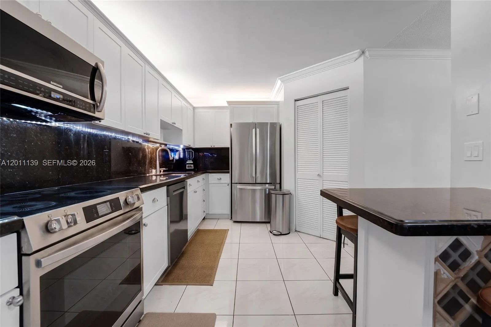 595 Racquet Club Rd # 19, Weston FL 33326