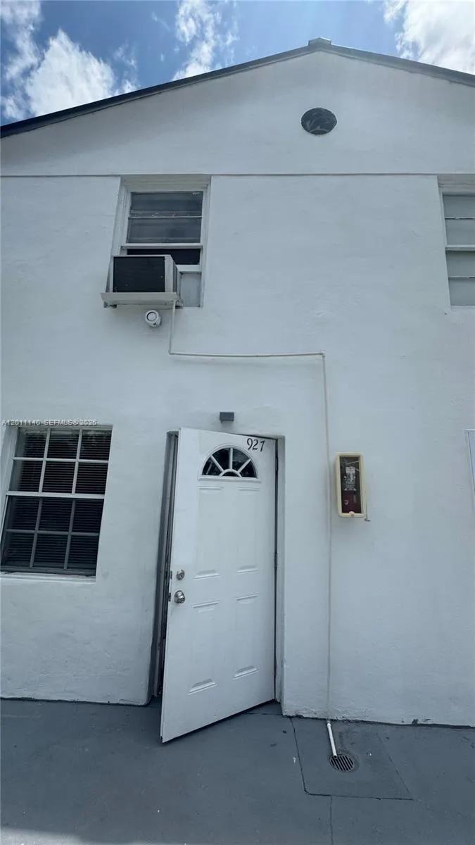 921 N 17th Ct # 927, Hollywood FL 33020