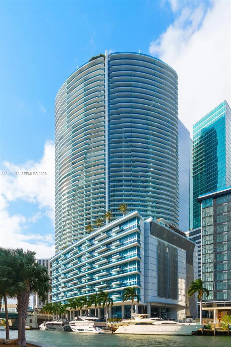 200 Biscayne Boulevard Way # 1404, Miami FL 33131