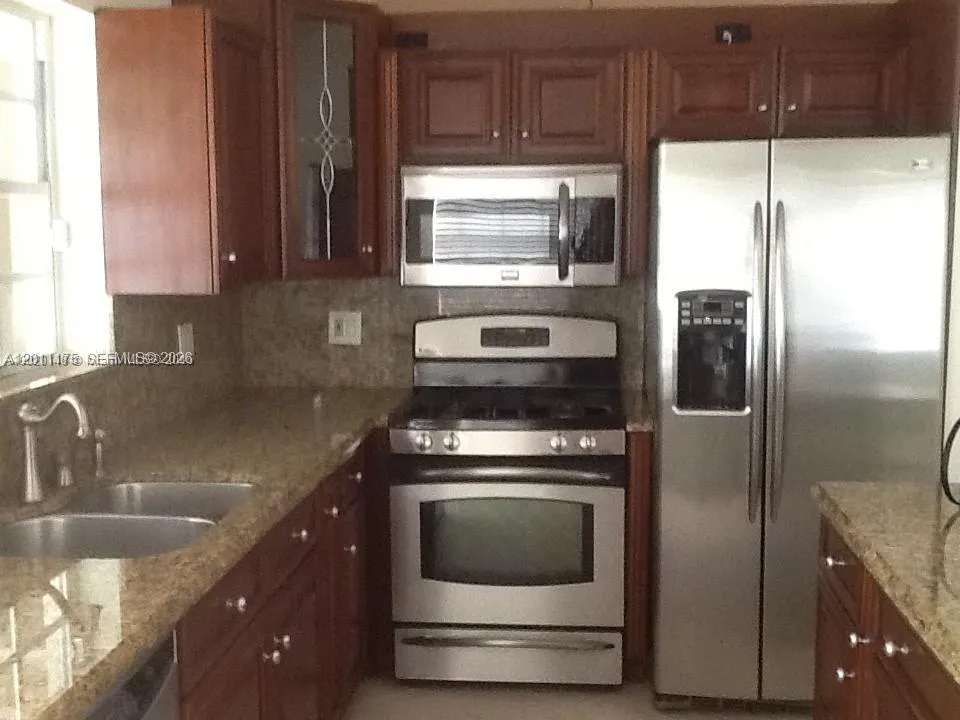 24 Gables Blvd # 0, Weston FL 33326