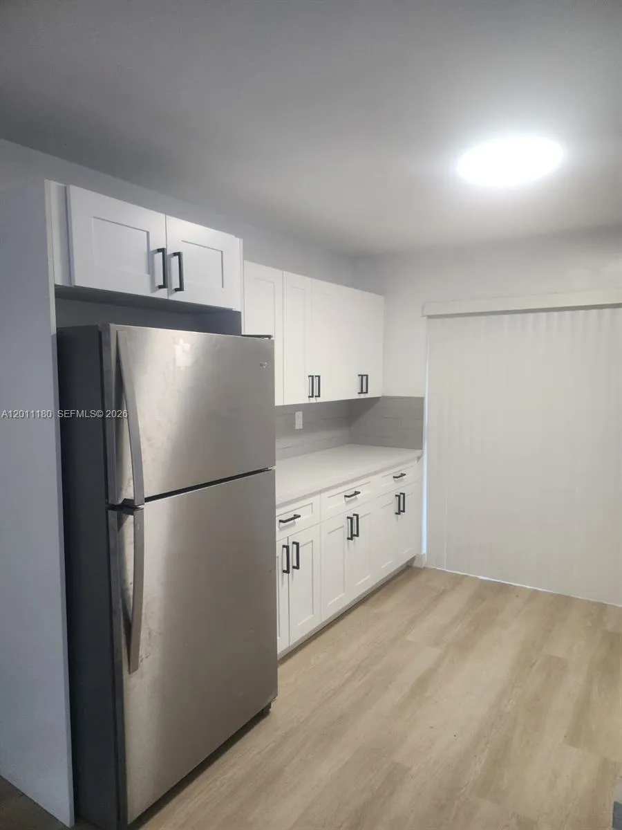 1180 NE 185th St # 1180, Miami FL 33169