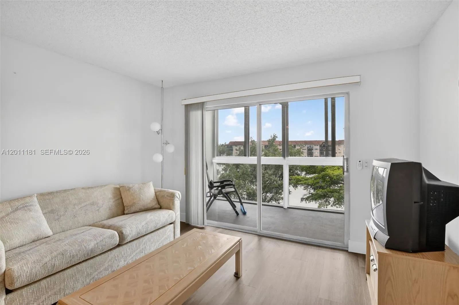 13700 SW 11th St # 309A, Pembroke Pines FL 33027