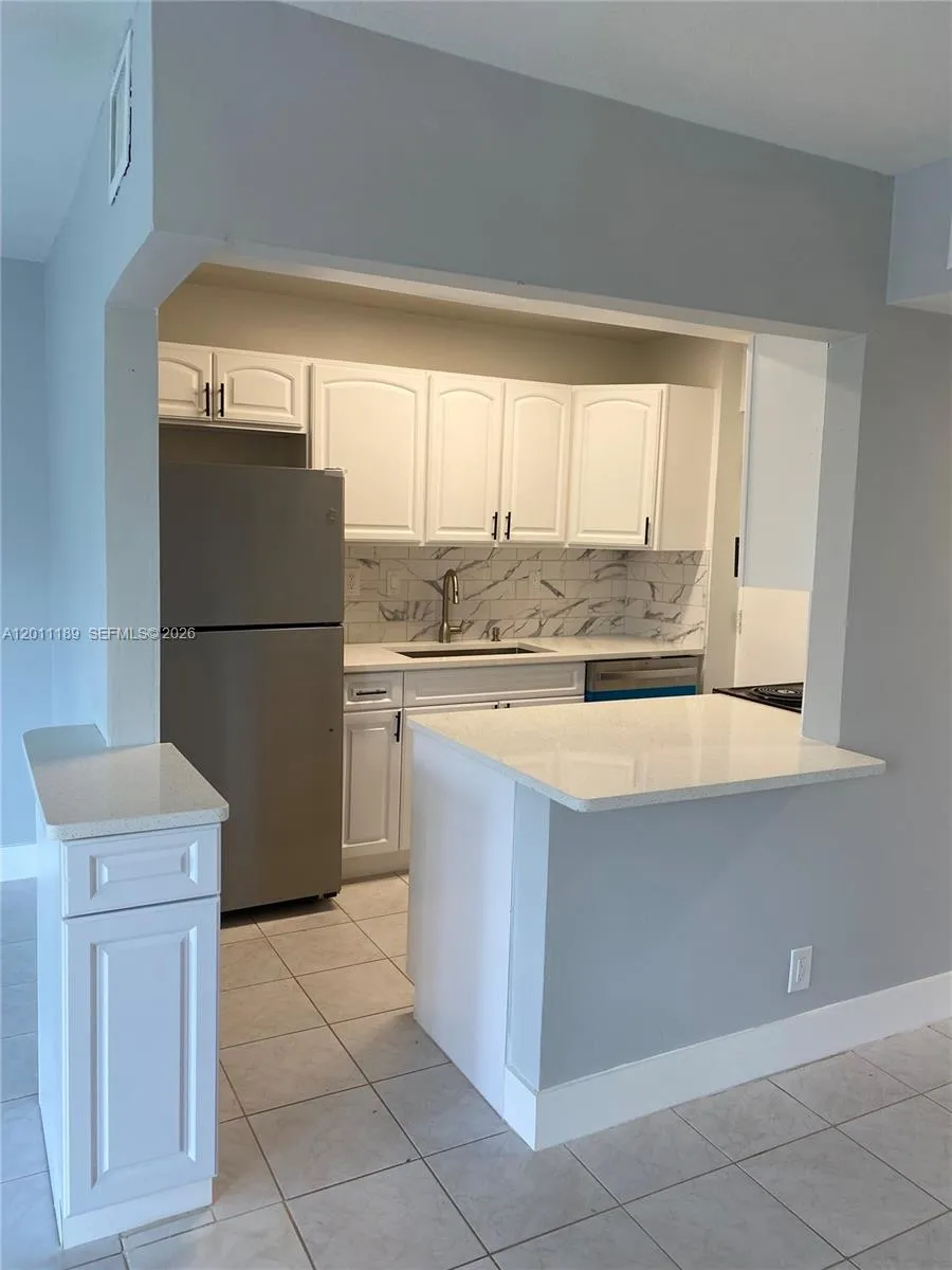 455 S Pine Island Rd # 110C, Plantation FL 33324