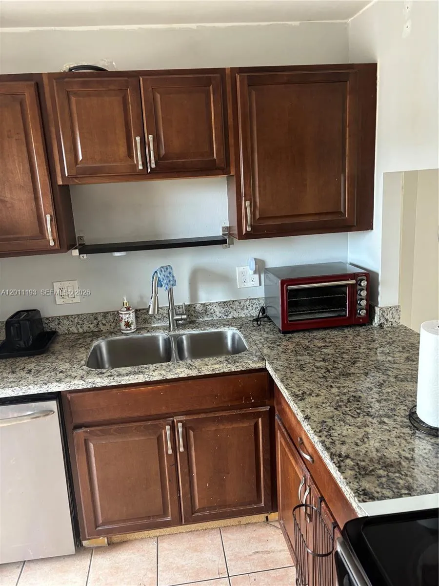 211 NE 8th Ave # 201, Hallandale Beach FL 33009