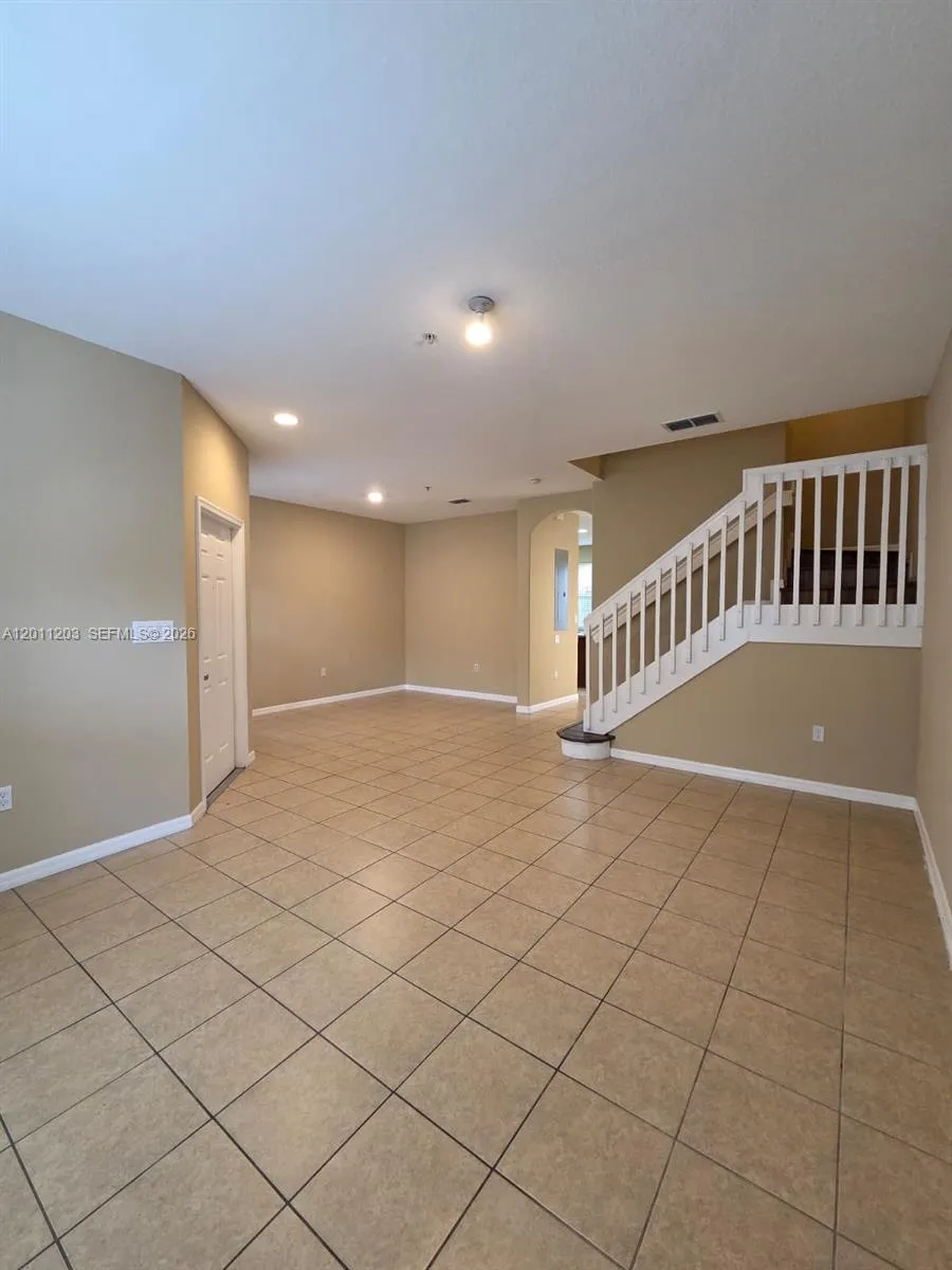 2851 W Prospect Rd # 404, Tamarac FL 33309
