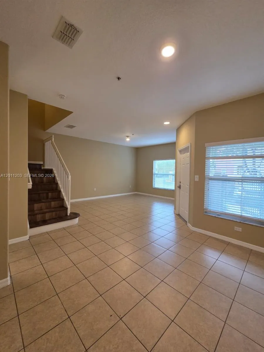 2851 W Prospect Rd # 404, Tamarac FL 33309