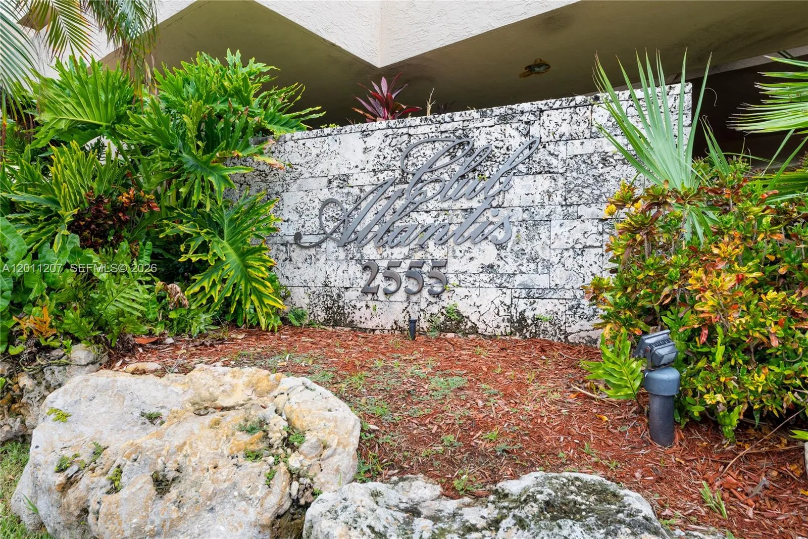 2555 Collins Ave # 2014, Miami Beach FL 33140
