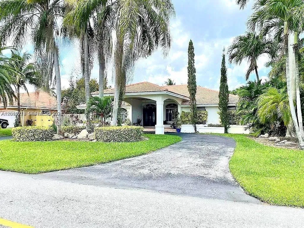 12421 SW 76th St, Miami FL 33183