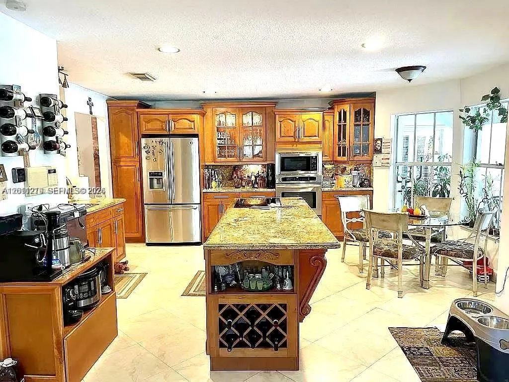 12421 SW 76th St, Miami FL 33183