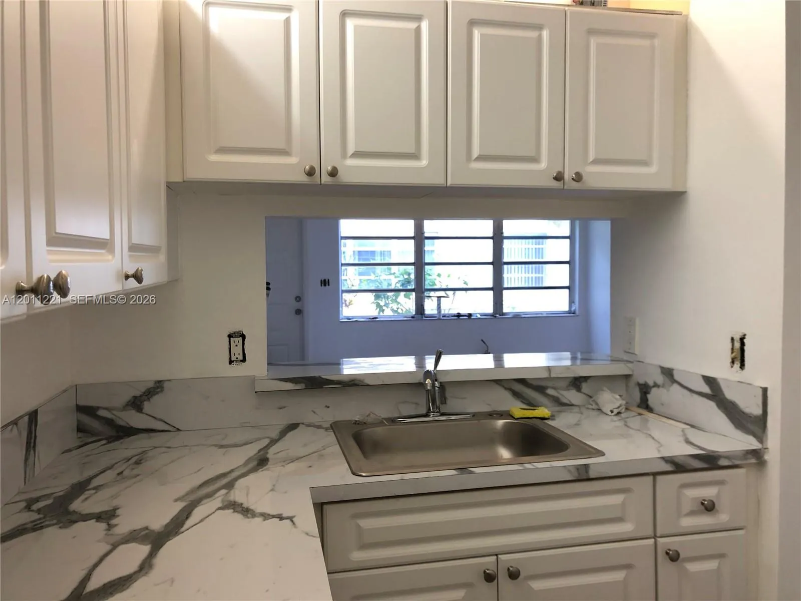 1027 Twin Lakes Dr # B, Coral Springs FL 33071
