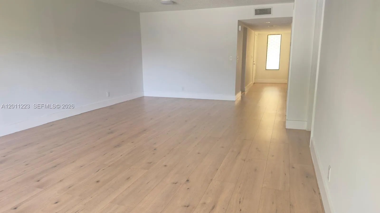 325 Lakeview Dr # 202, Weston FL 33326