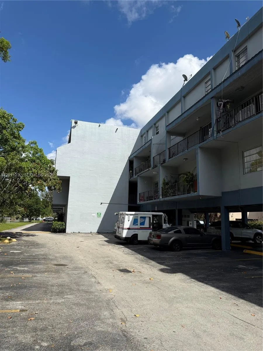 399 NW 72nd Ave # 209, Miami FL 33126