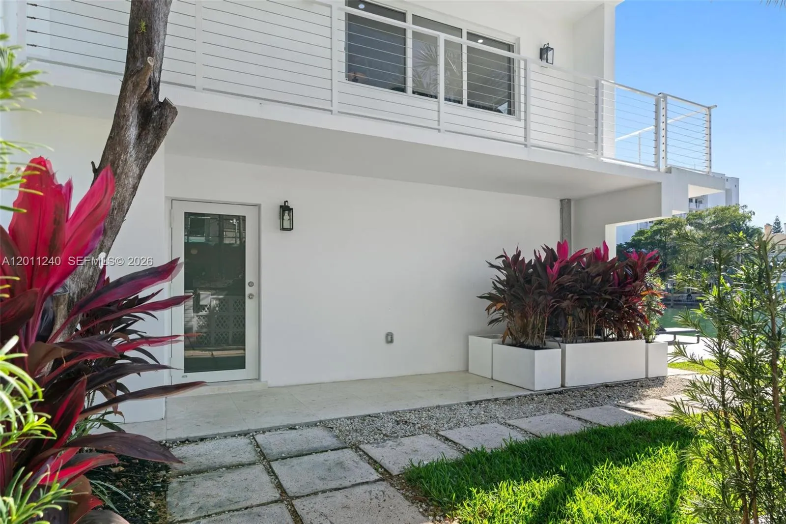 7286 Gary Ave, Miami Beach FL 33141