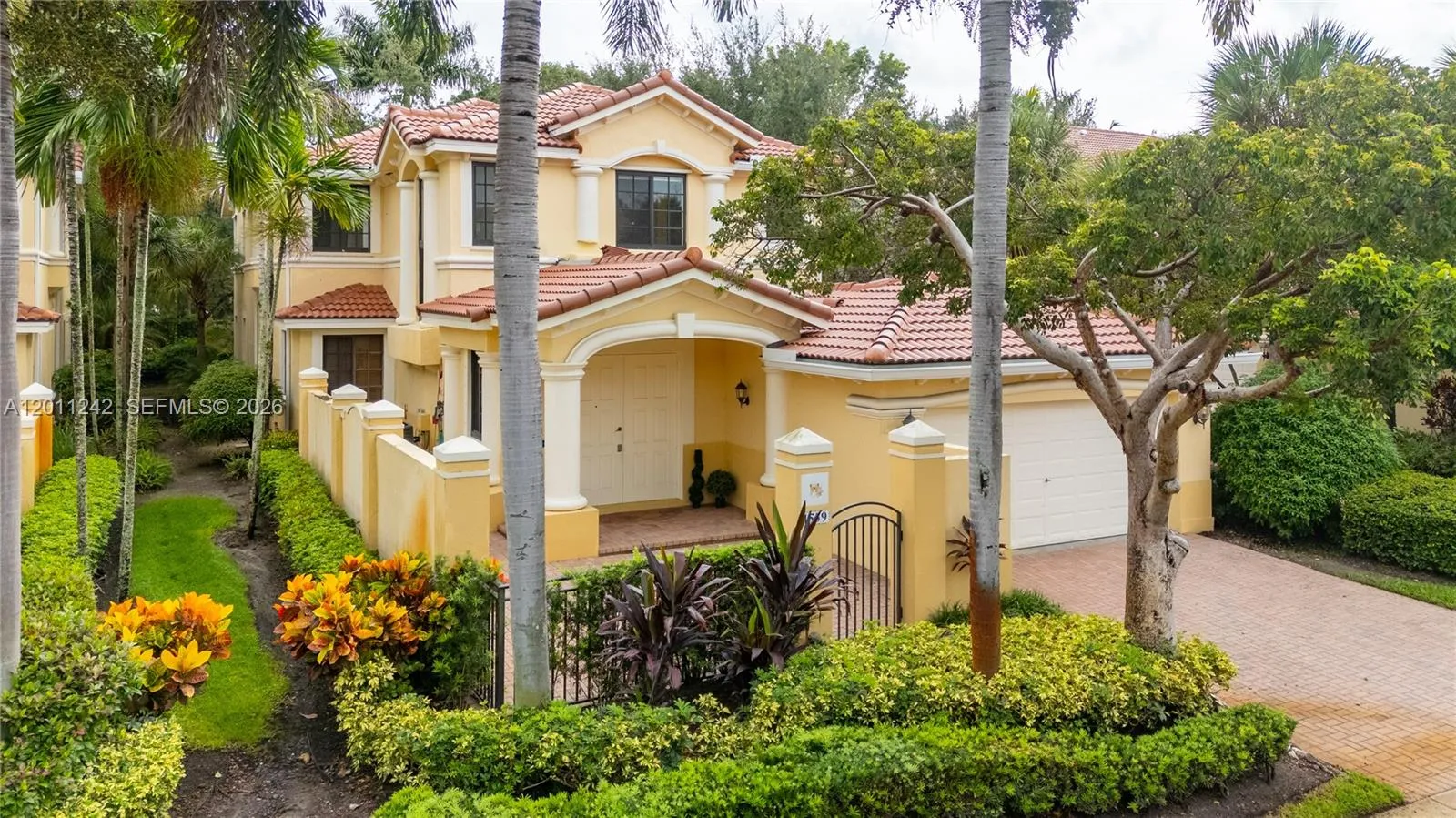 1559 Passion Vine Cr # 2, Weston FL 33326