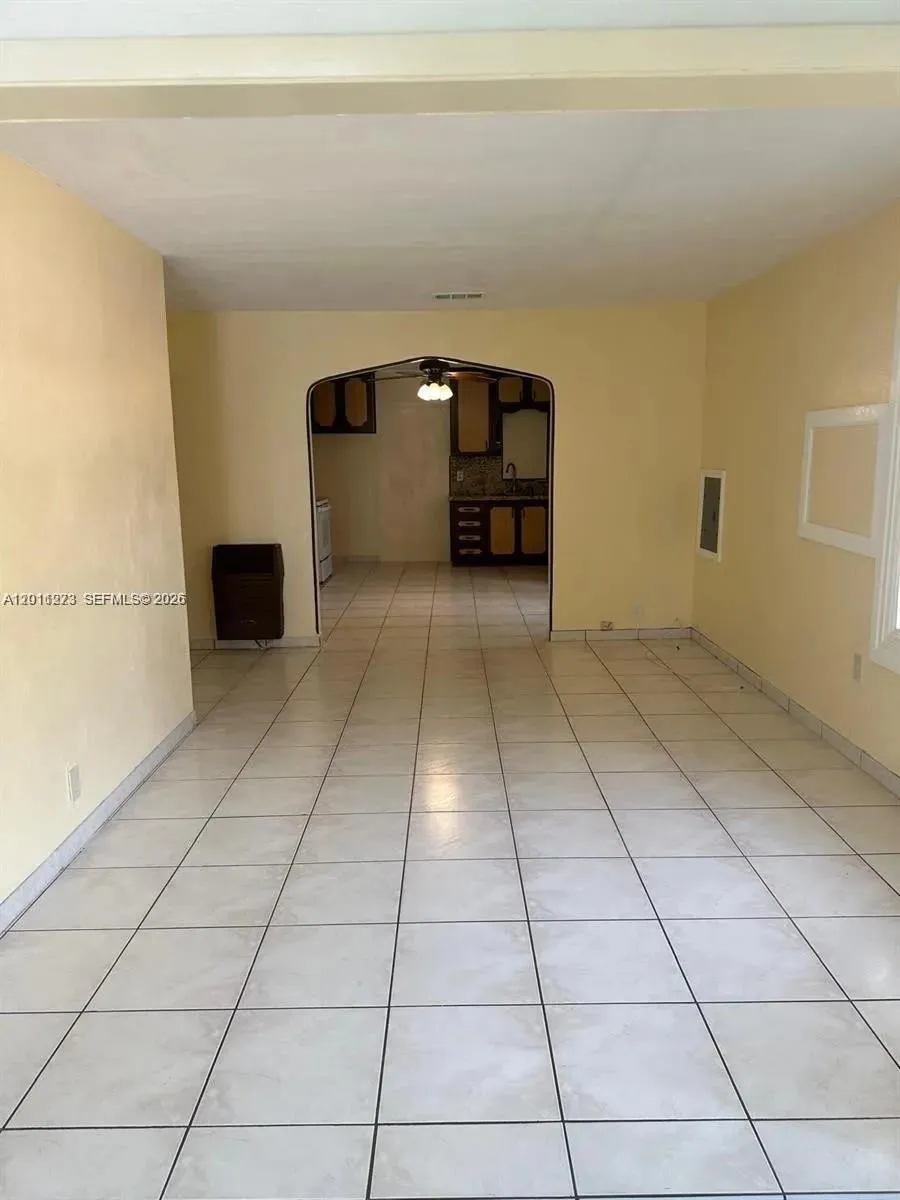 11108 Peachtree Dr # 1, Miami FL 33161