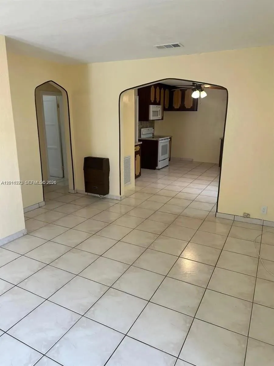 11108 Peachtree Dr # 1, Miami FL 33161