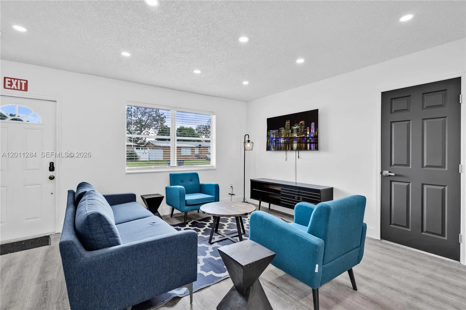 7471 Hope St, Hollywood FL 33024