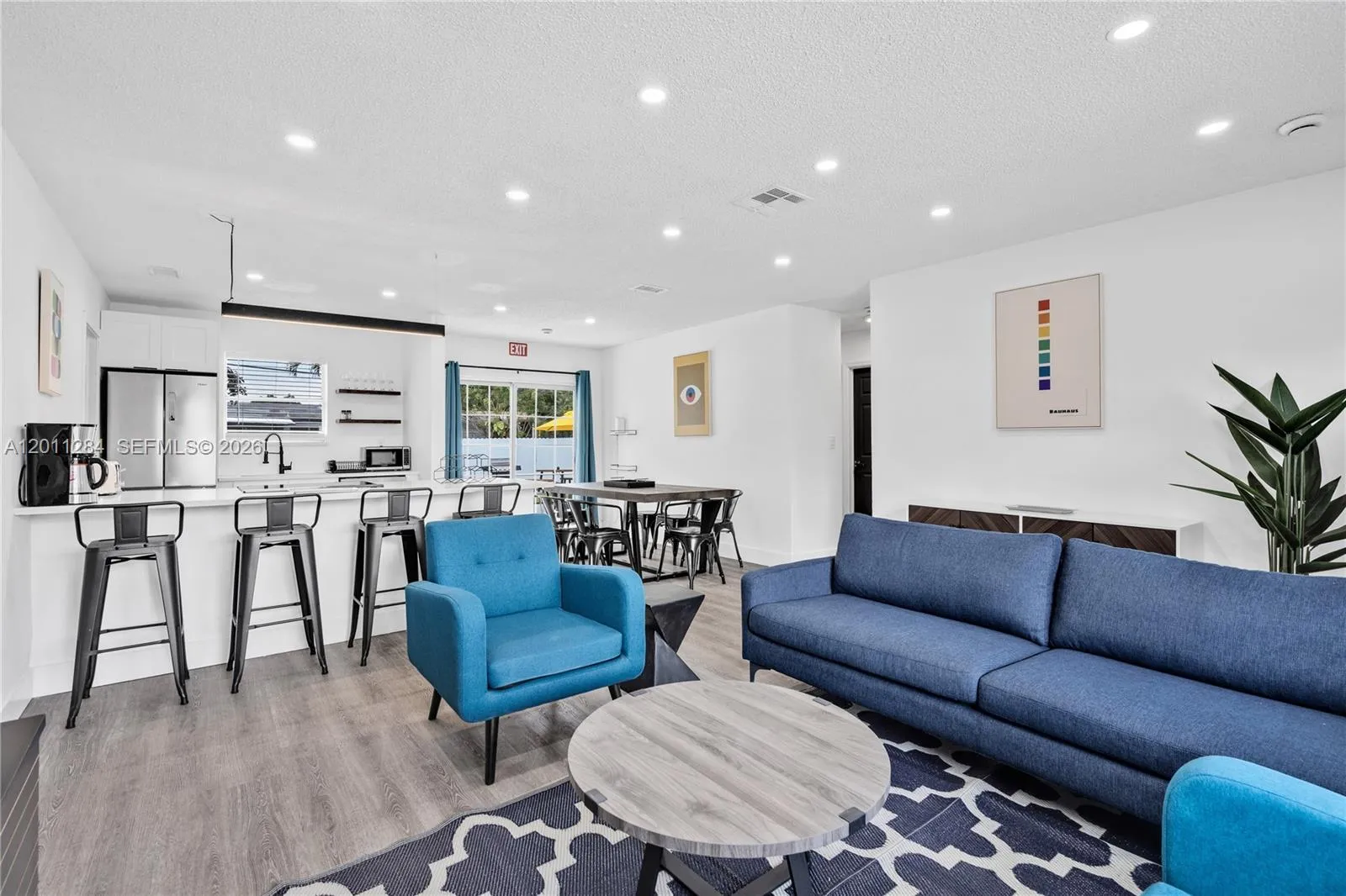 7471 Hope St, Hollywood FL 33024