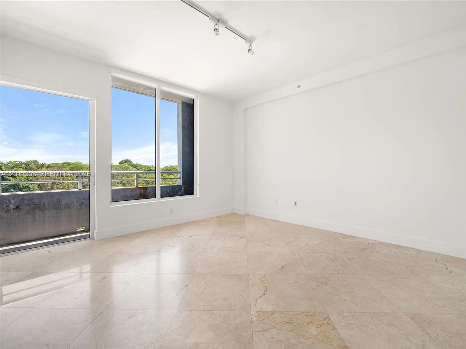 3250 Grand Ave # 506, Miami FL 33133