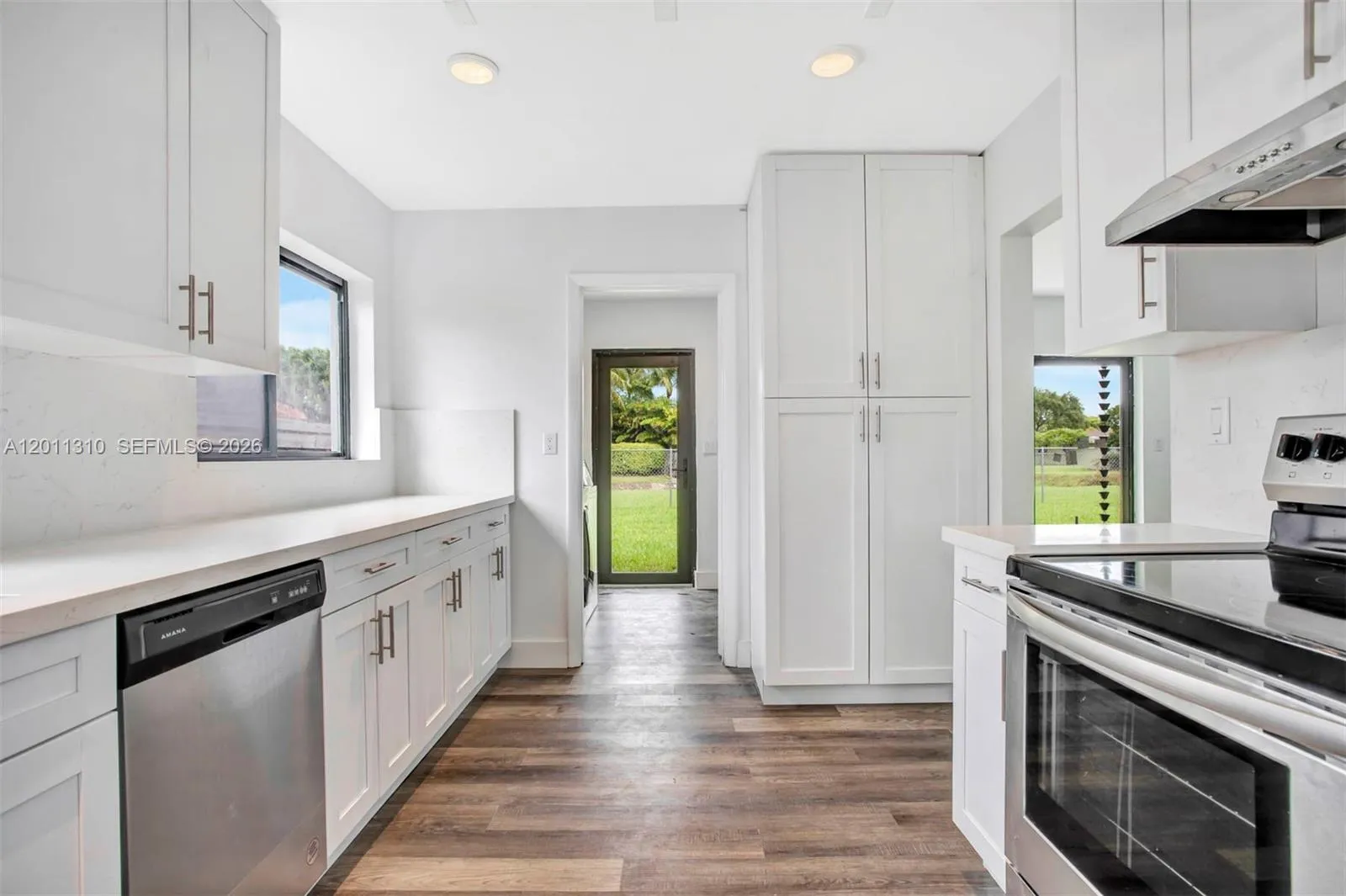 8931 SW 182nd Ter, Palmetto Bay FL 33157