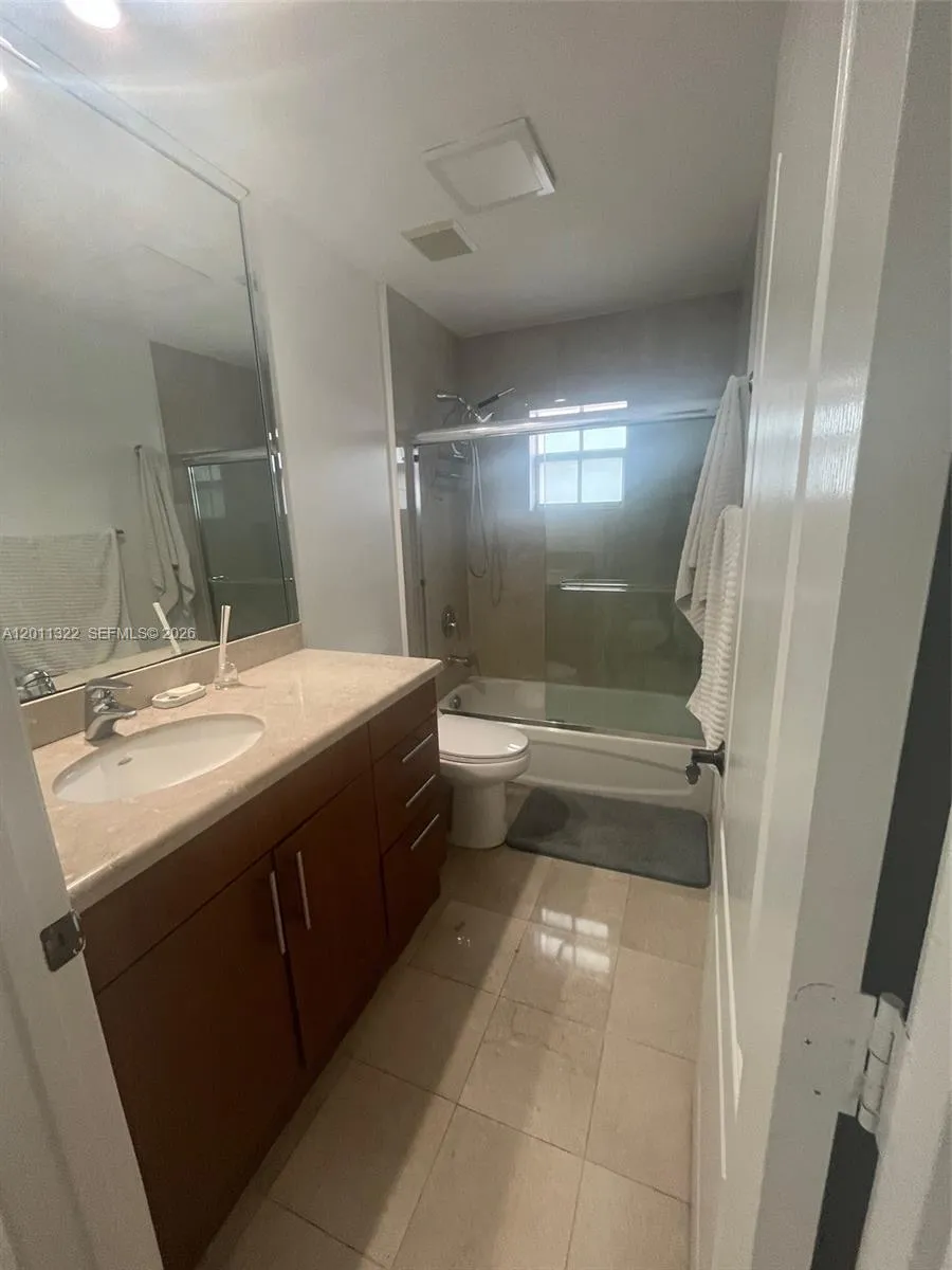 3915 NE 168th St # 3915, North Miami Beach FL 33160