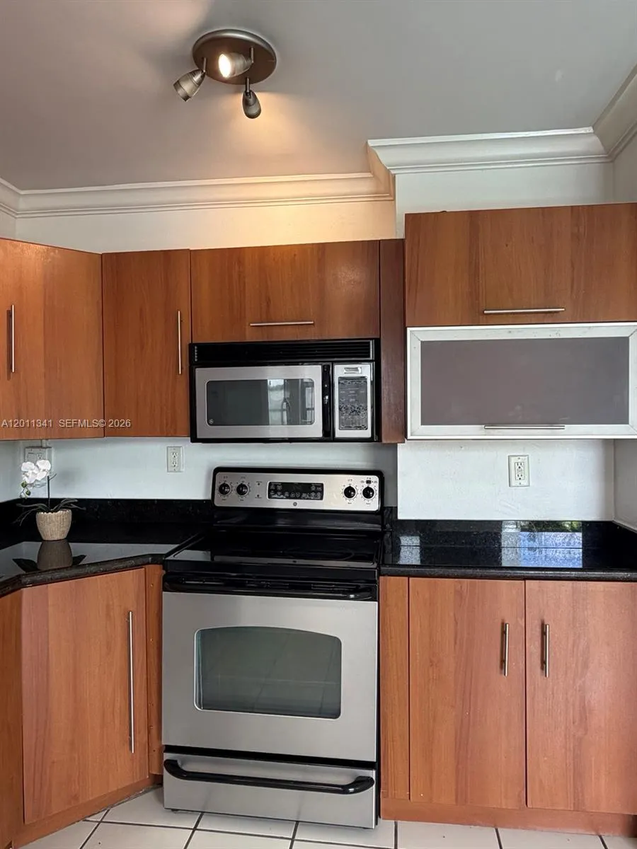 820 Salzedo St # 202, Coral Gables FL 33134