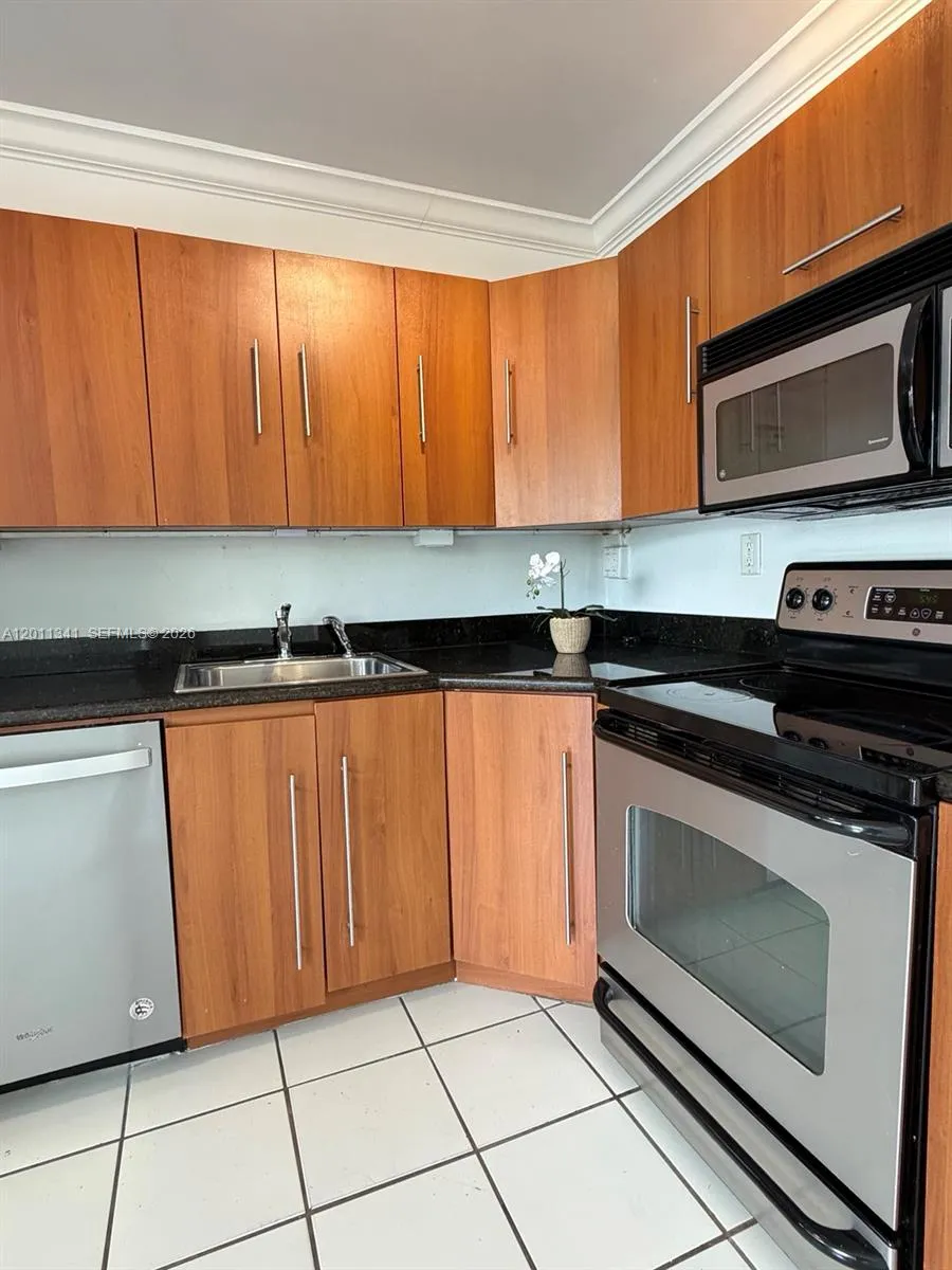 820 Salzedo St # 202, Coral Gables FL 33134
