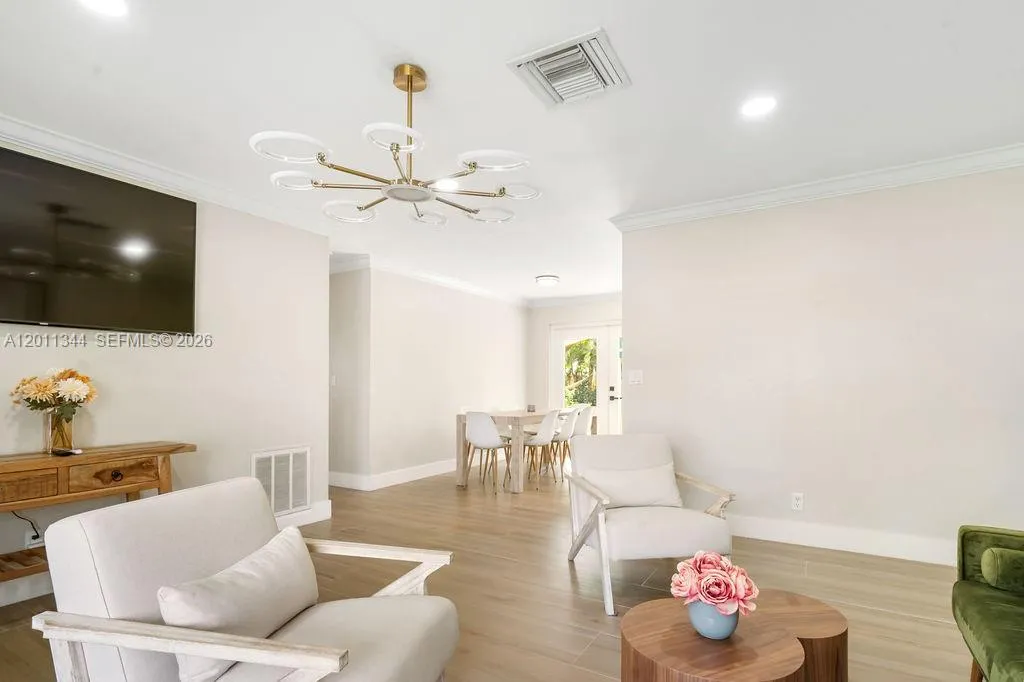 913 Lighthouse Dr, North Palm Beach FL 33408