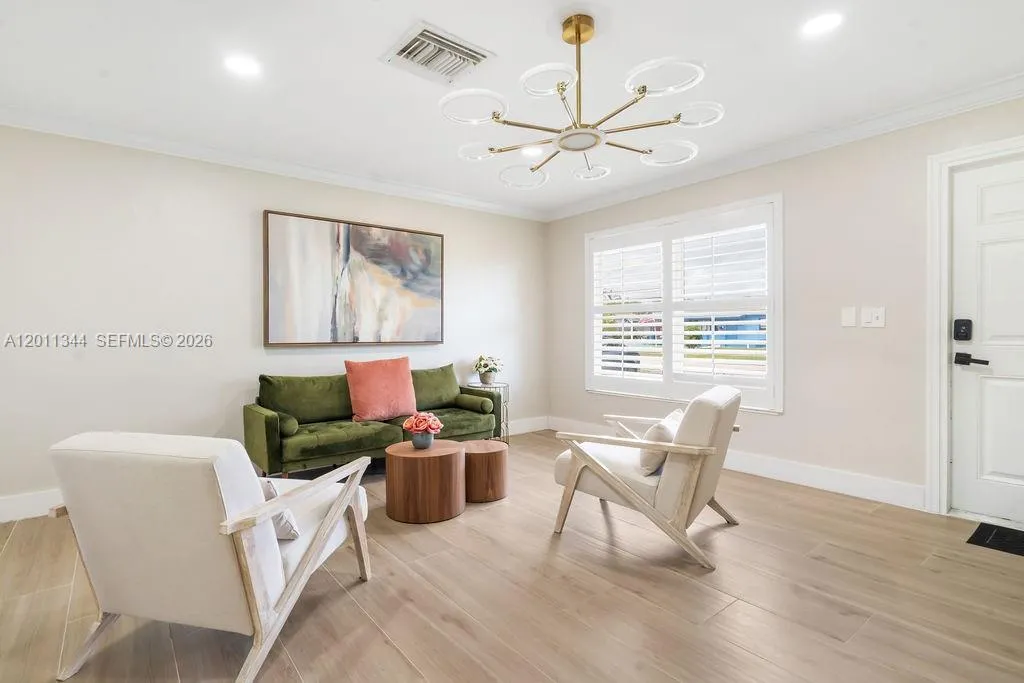 913 Lighthouse Dr, North Palm Beach FL 33408