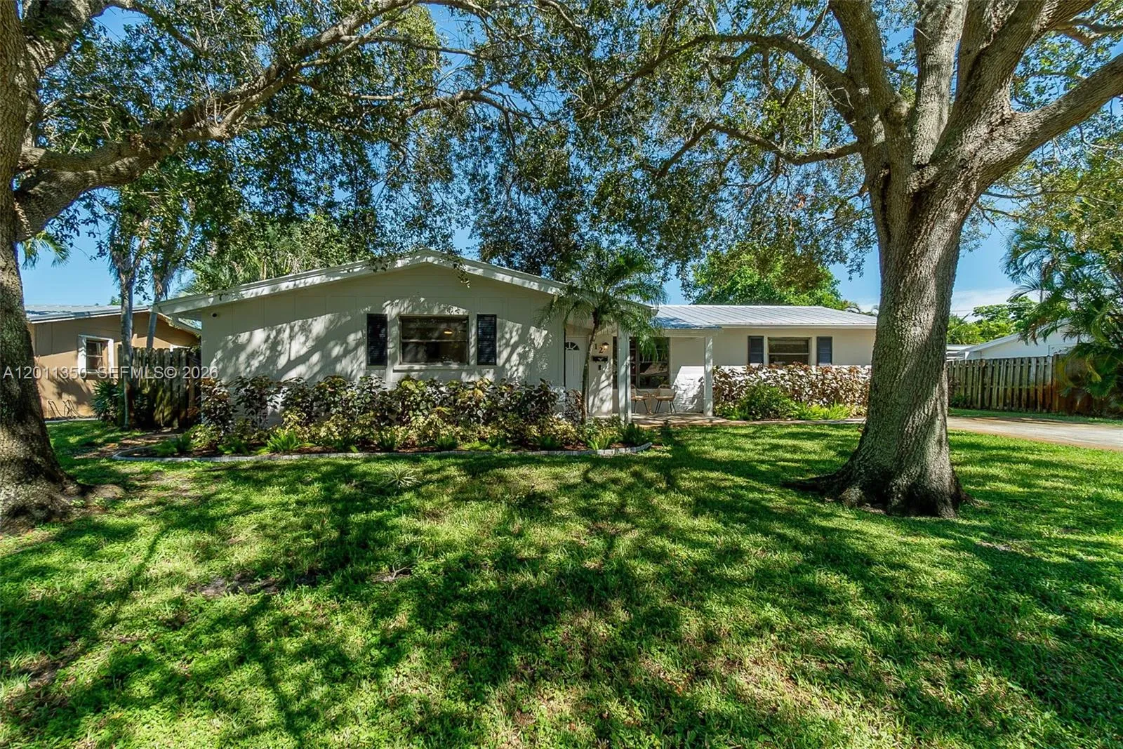 712 Tradewind Dr, North Palm Beach FL 33408