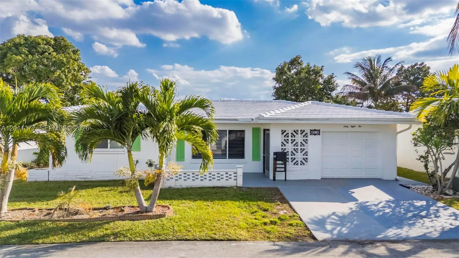 6810 NW 74th Pl, Tamarac FL 33321