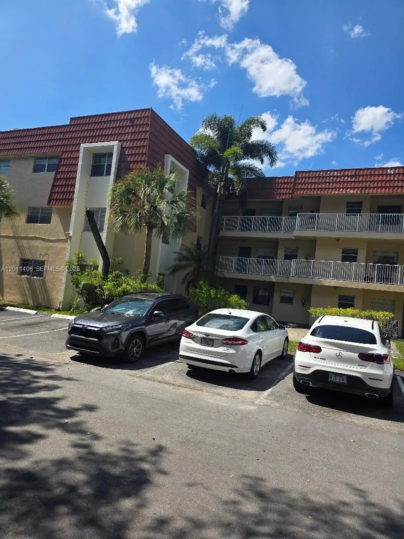 1300 Moffett St # 107, Hallandale Beach FL 33009