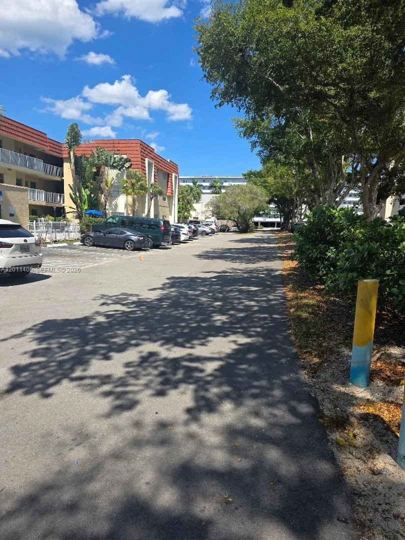 1300 Moffett St # 107, Hallandale Beach FL 33009