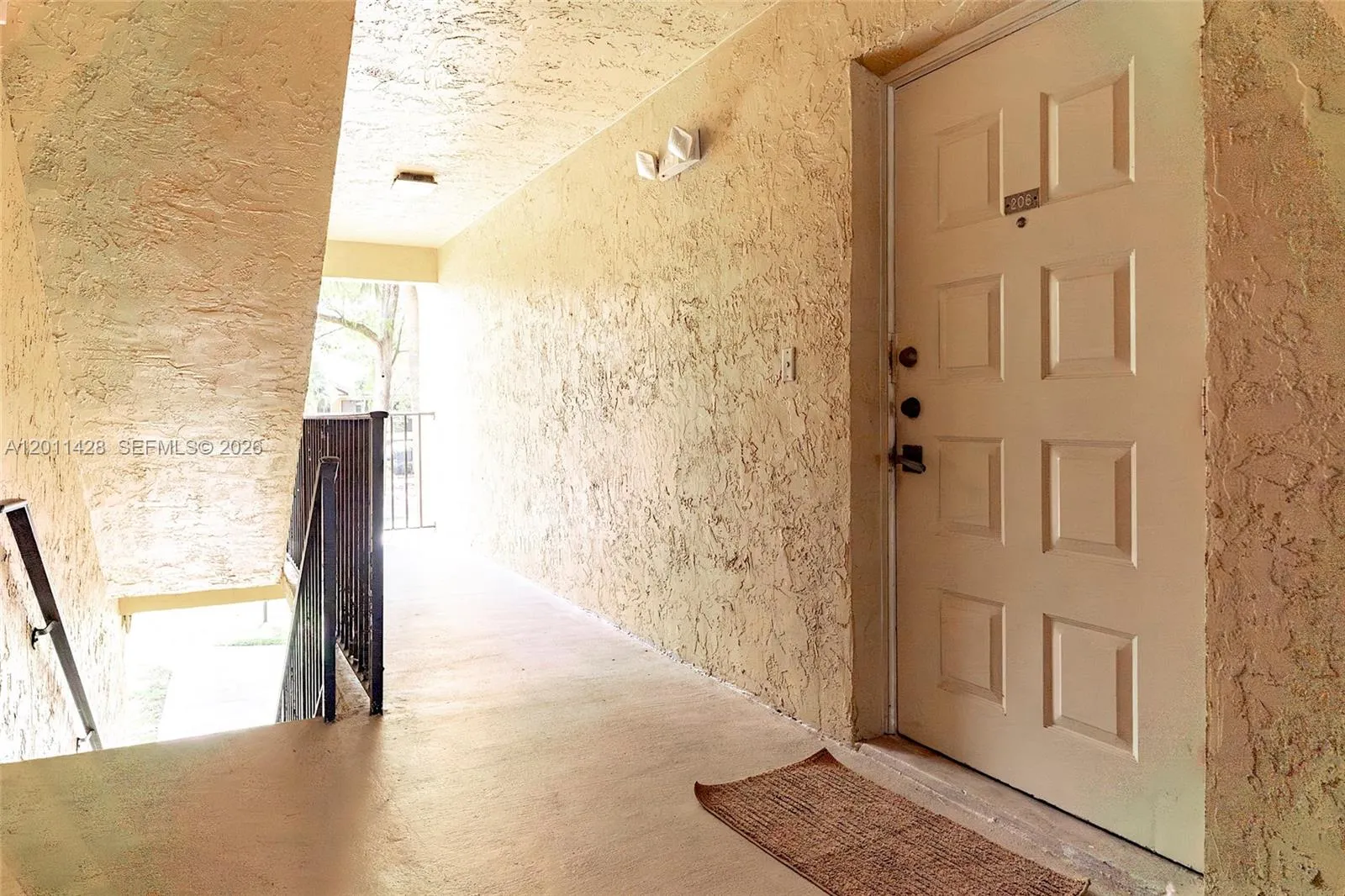3083 N Oakland Forest Dr # 206, Oakland Park FL 33309