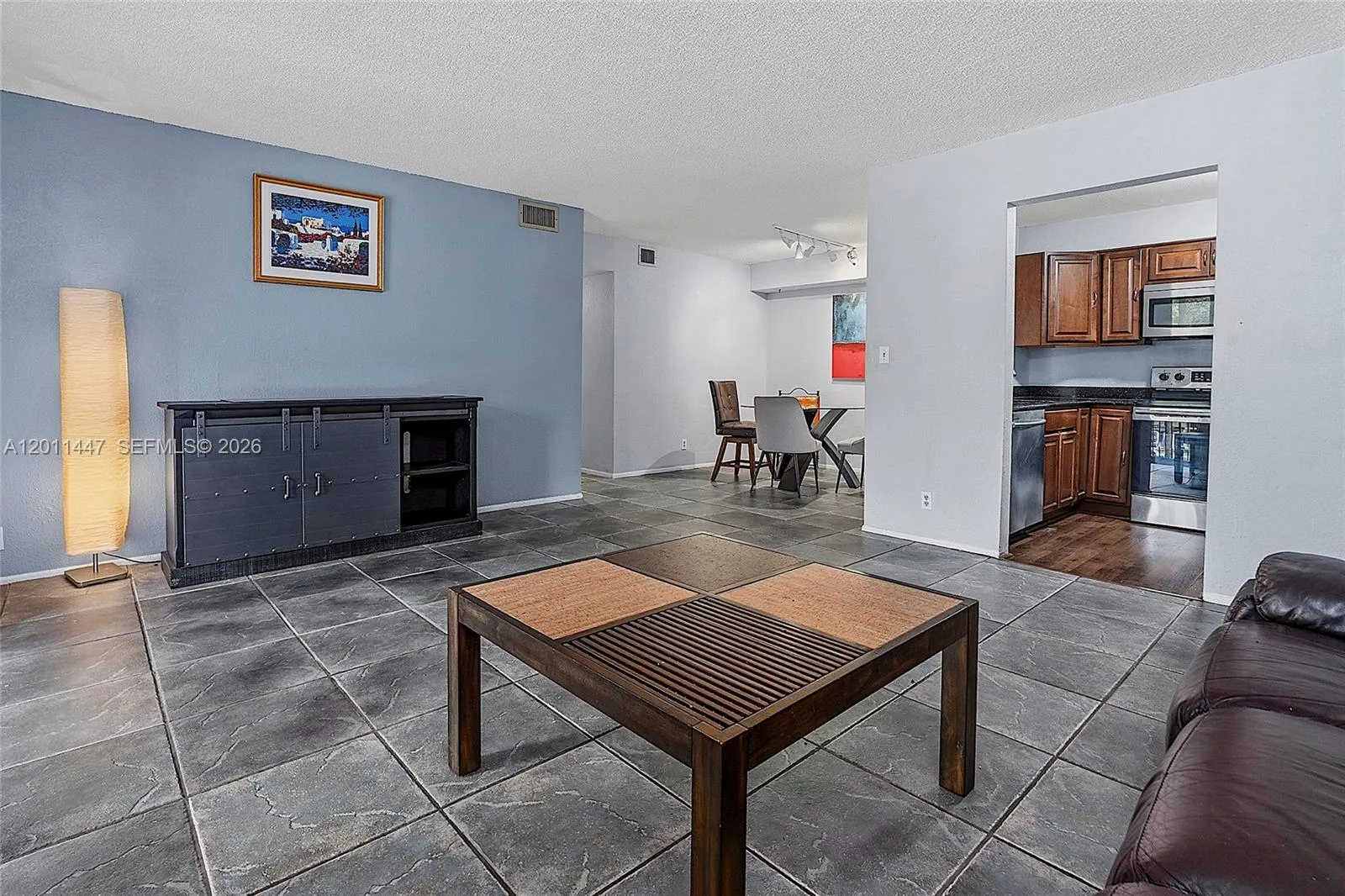 3083 N Oakland Forest Dr # 206, Oakland Park FL 33309