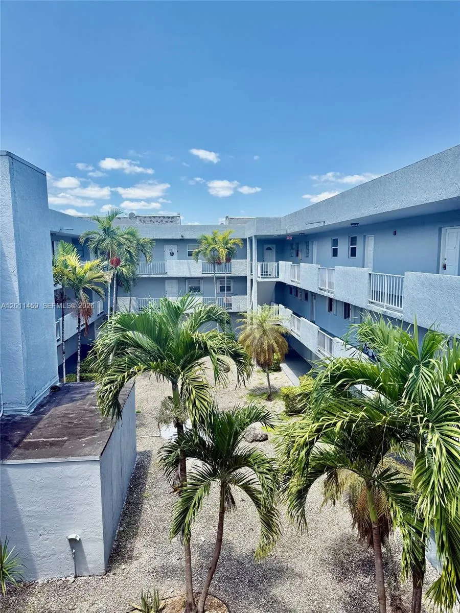 1755 W 60th St # D312, Hialeah FL 33012