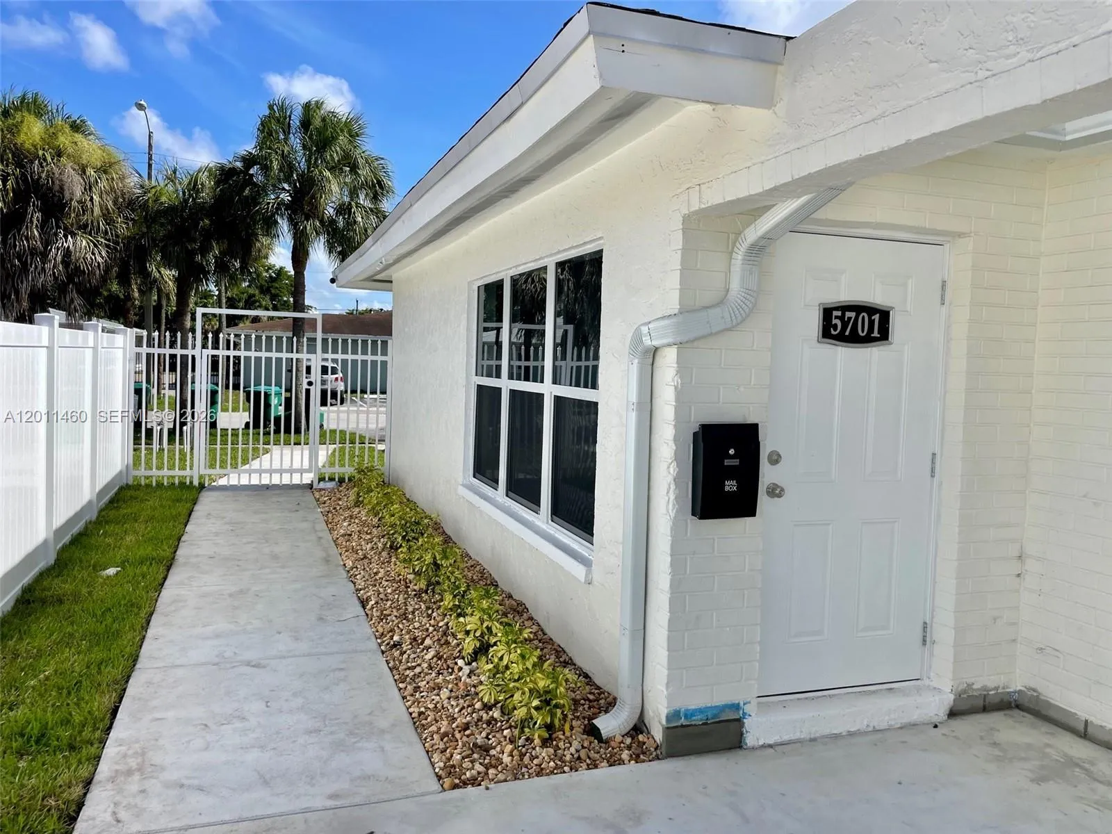 5719 NW 28th St # 5719, Lauderhill FL 33313