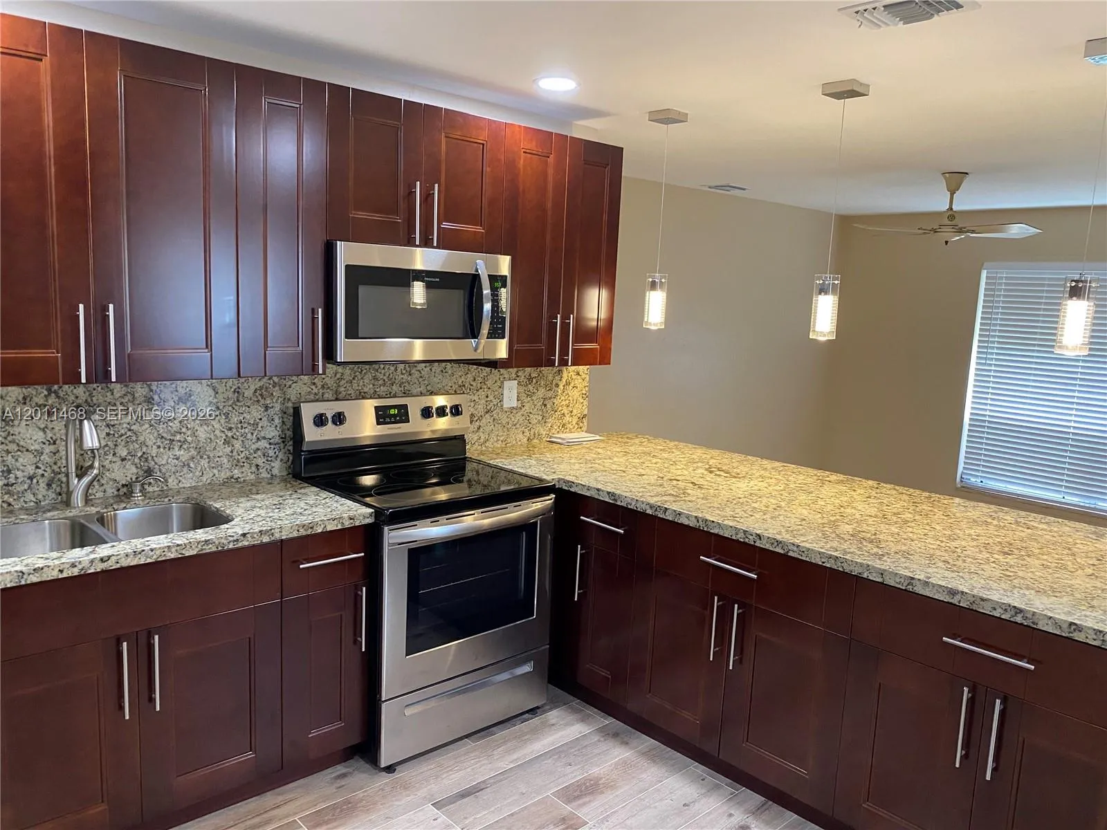 2421 SW 6th St, Fort Lauderdale FL 33312