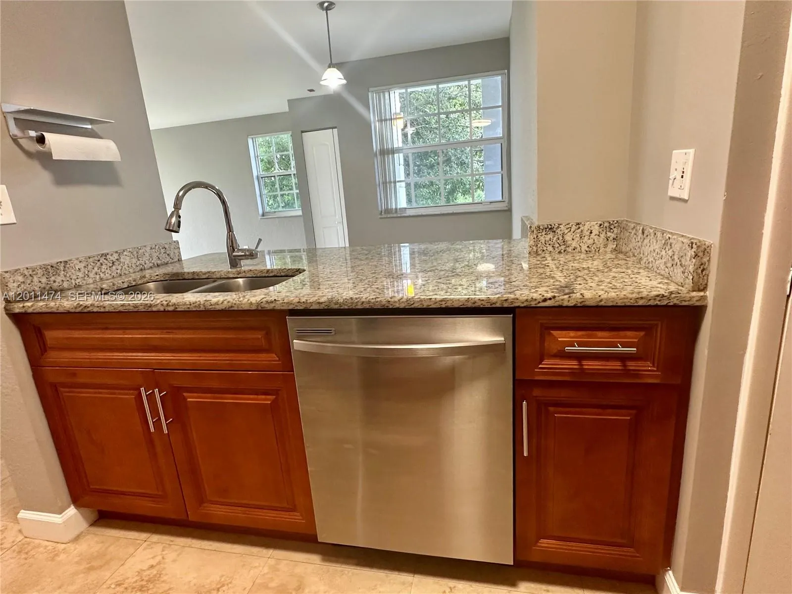 2841 N Oakland Forest Dr # 111, Oakland Park FL 33309