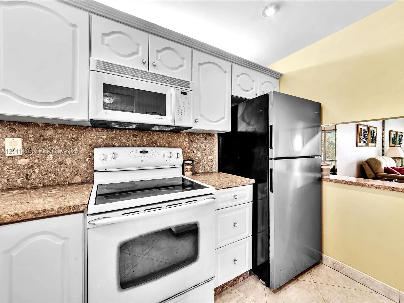 8465 Sunrise Lakes Blvd # 212, Sunrise FL 33322
