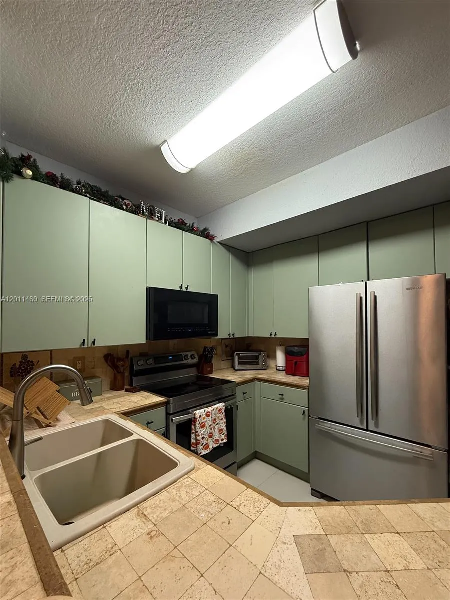 639 NE 21st Ave, Homestead FL 33033
