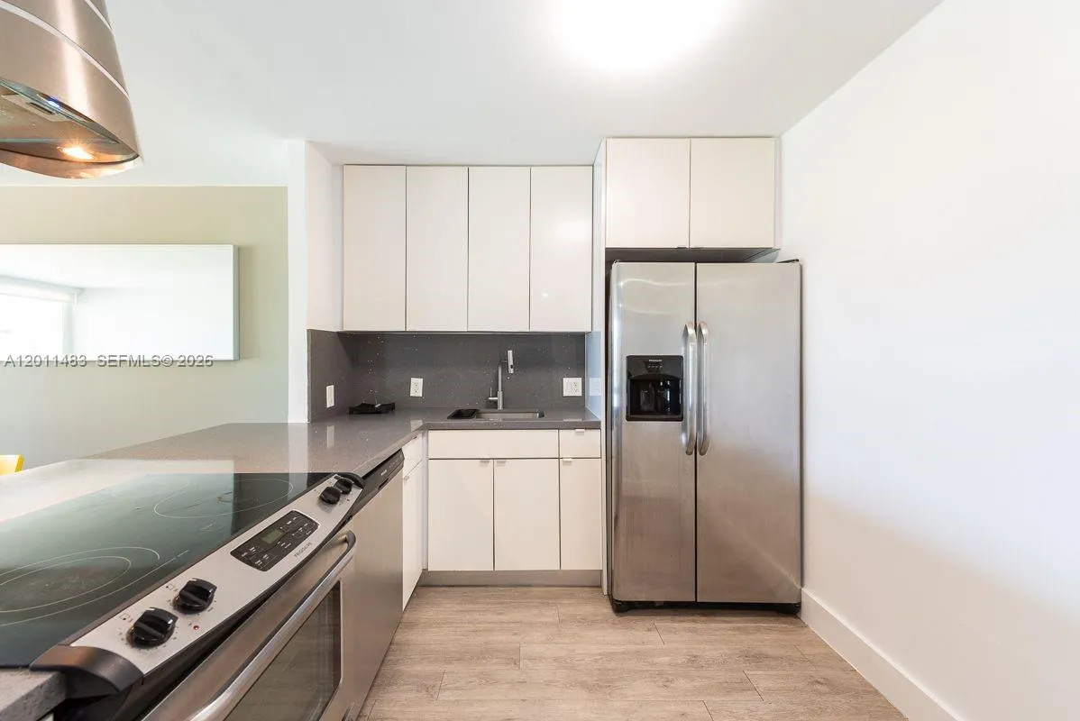 100 Bayview Dr # 210, Sunny Isles Beach FL 33160