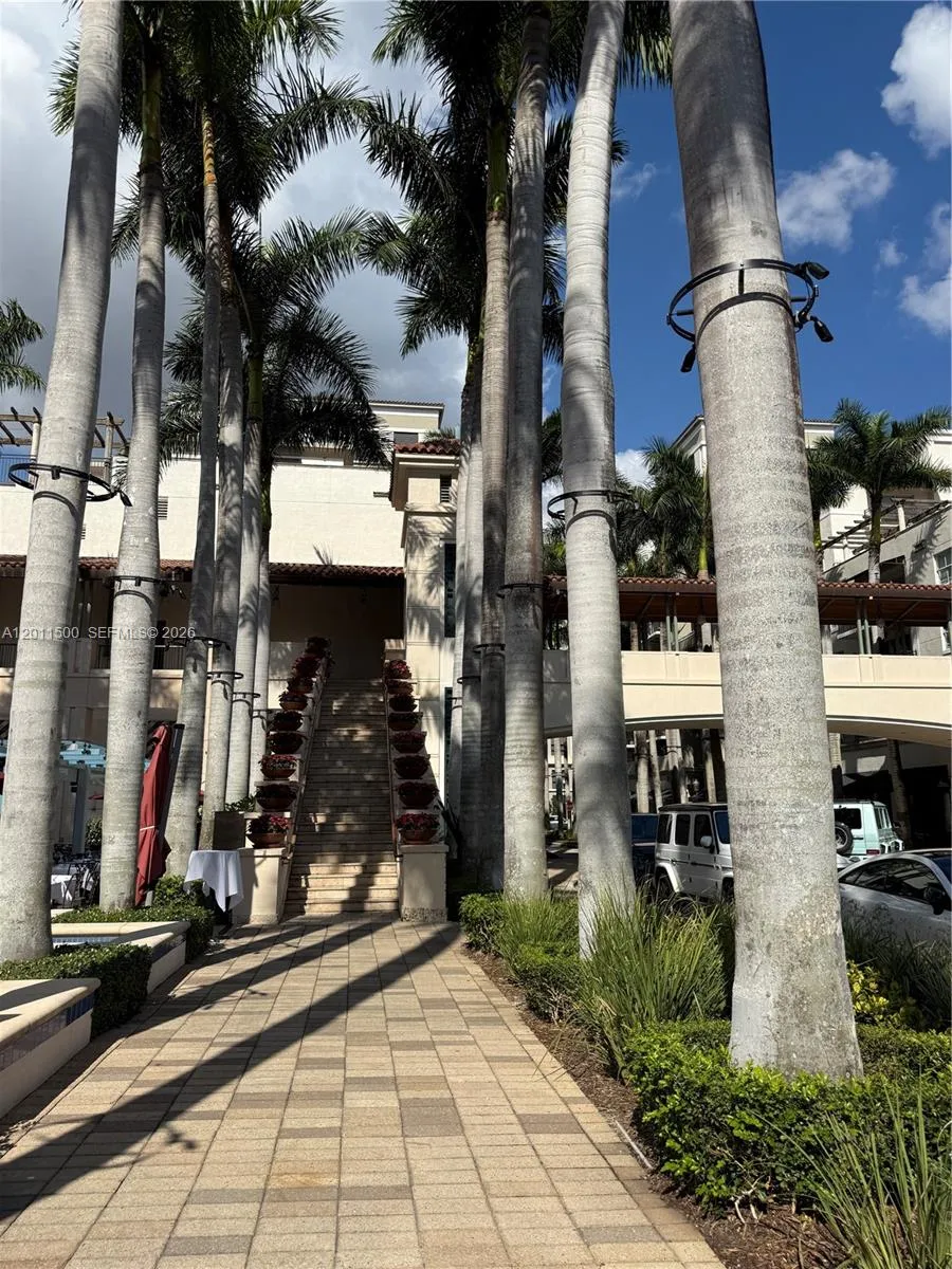 4100 Salzedo St # 811, Coral Gables FL 33146