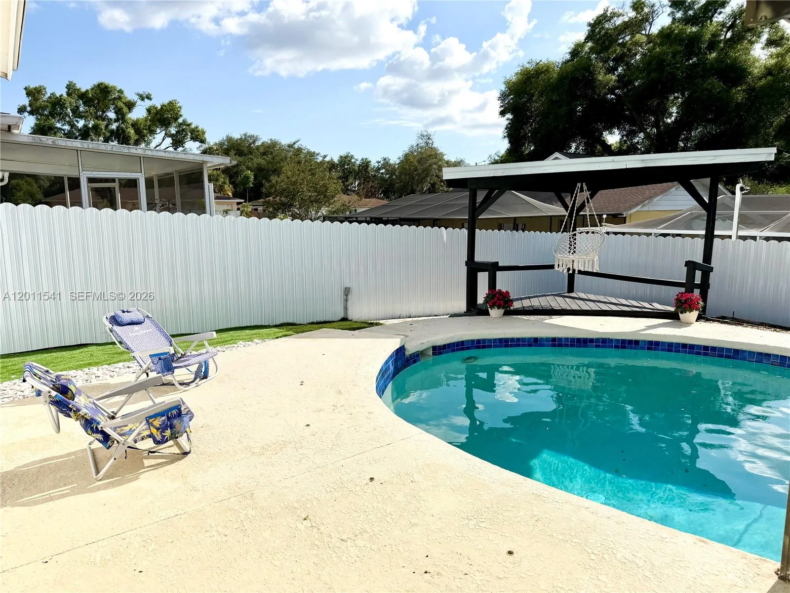 143 valley, Tampa FL 33510