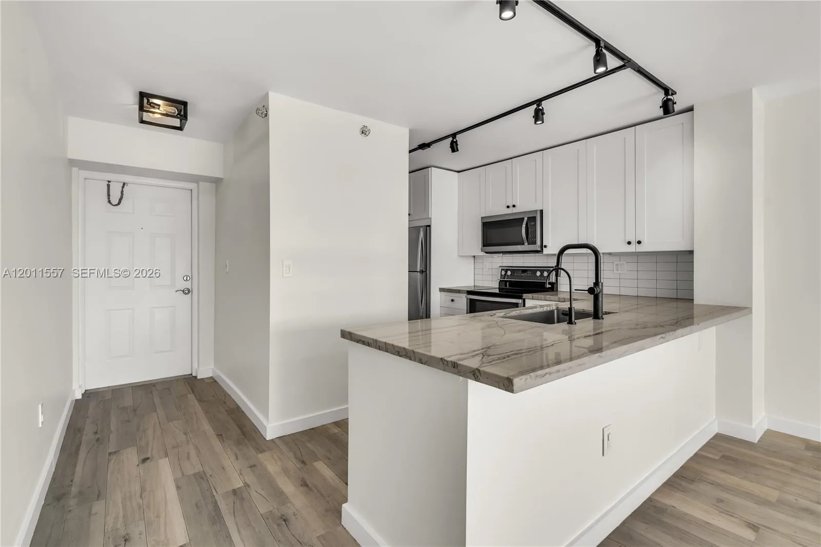 1401 Bay Rd # 407, Miami Beach FL 33139