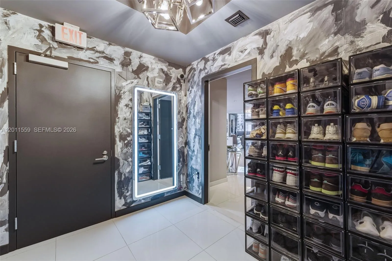 851 NE 1st Ave # 4303, Miami FL 33132