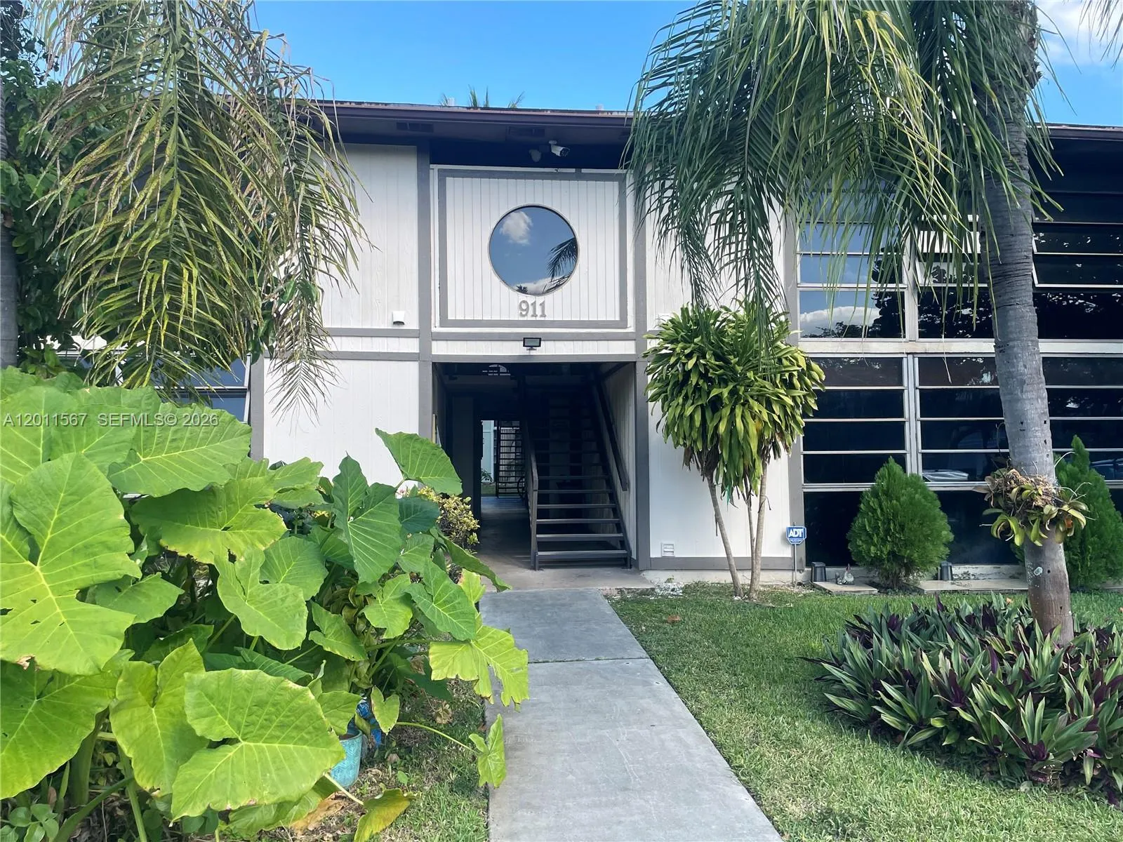 911 NE 199th St # 14, Miami FL 33179
