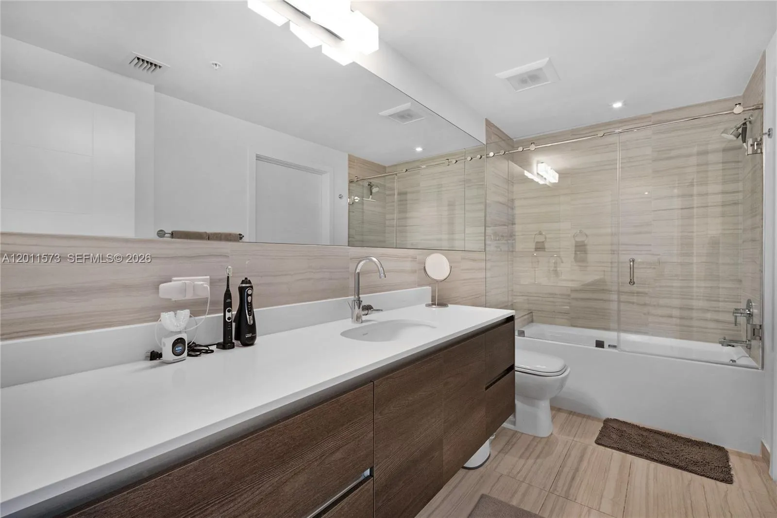 301 Altara Ave # 823, Coral Gables FL 33146