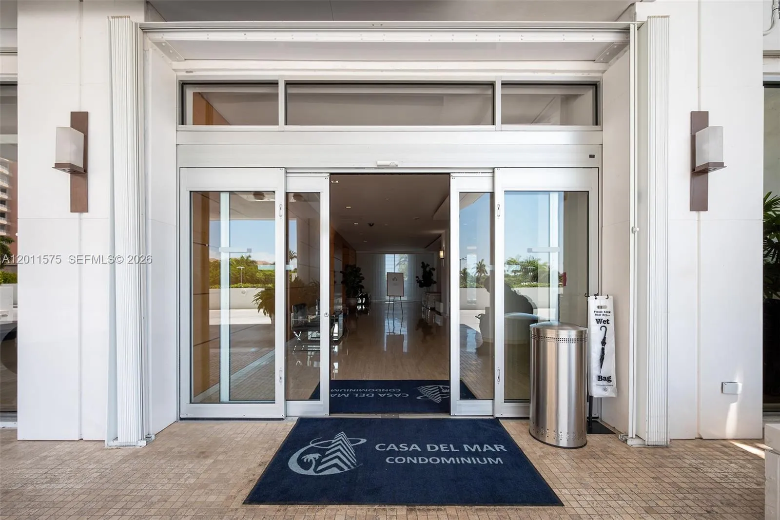 881 Ocean Dr # 7D, Key Biscayne FL 33149